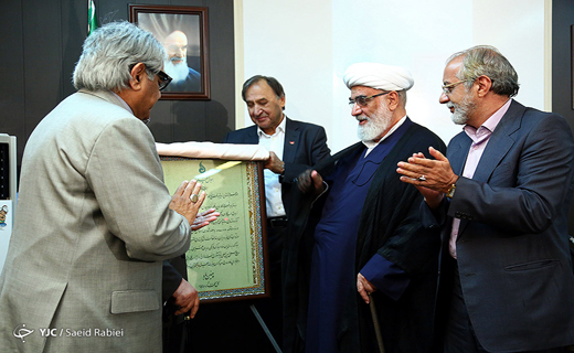 ايران، آشنايی با بيدل دهلوی را مديون انقلاب اسلامی است