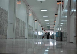 این راهروها بوی مرگ می‌دهد!