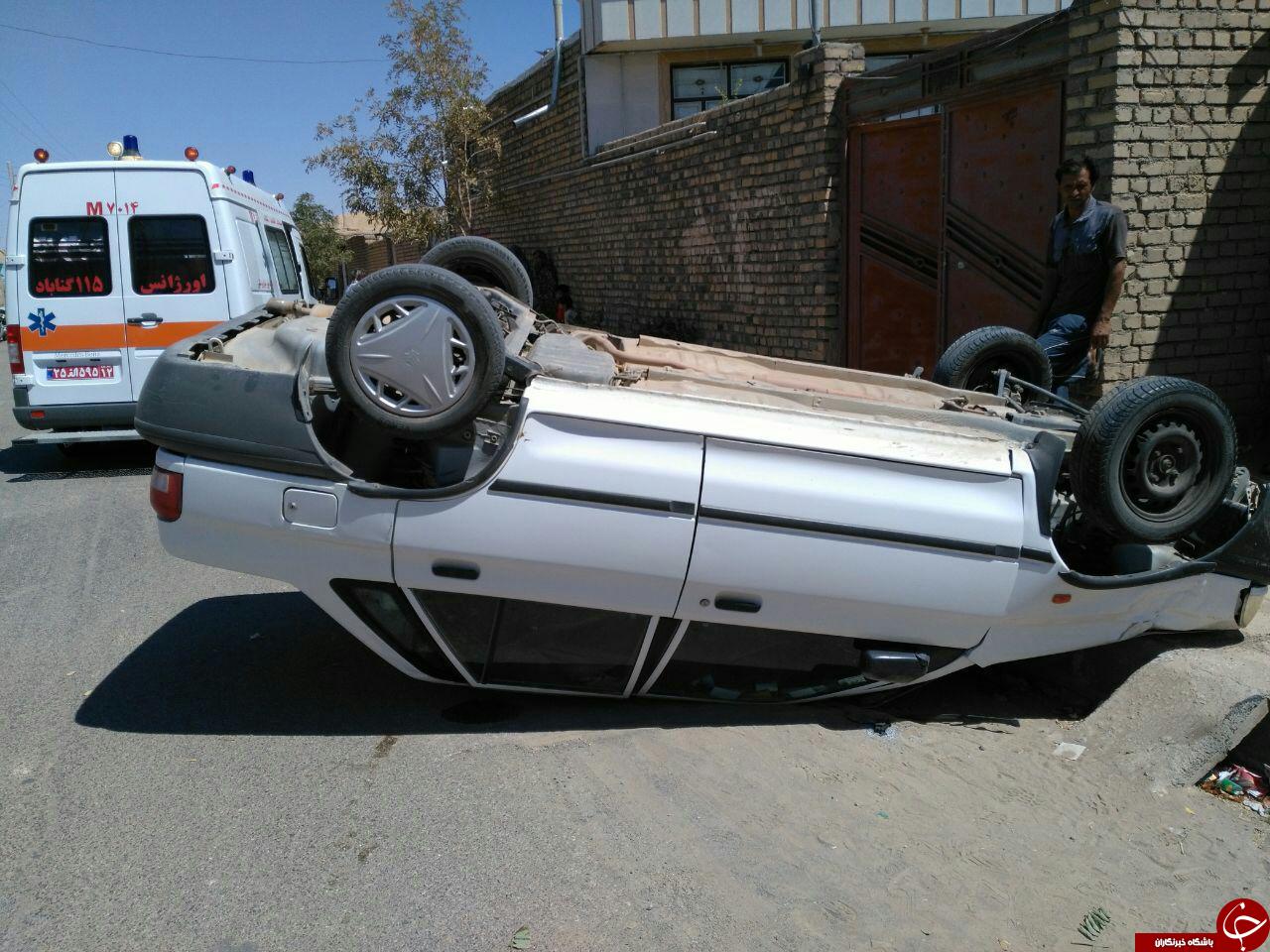 واژگونی یک دستگاه خودروی پراید در روستای قوژد گناباد