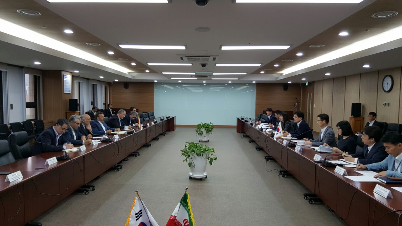 بازدید وزیر ارتباطات از بزرگترین اپراتور تلفن همراه کره جنوبی