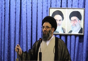 شکستن حرمت کعبه یعنی حمایت عملی آل سعود از مستکبرین