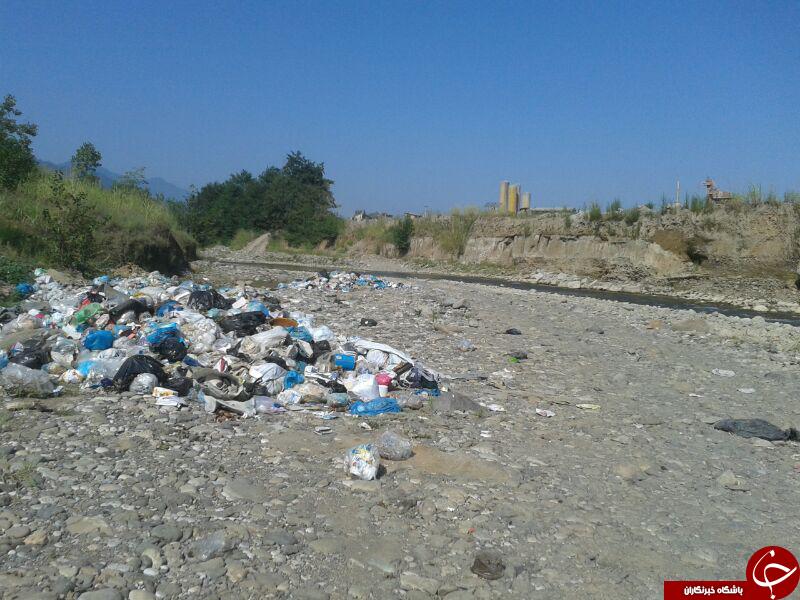 دپوی زباله&zwnj;ها در کنار رودخانه رحیم&zwnj;آباد + تصاویر