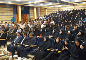کارهای فرهنگی باید هوشمندانه و گزیده باشد