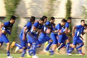 بازگشت هافبک آبی ها به تمرین/تمرین فردای استقلالی ها تعطیل شد