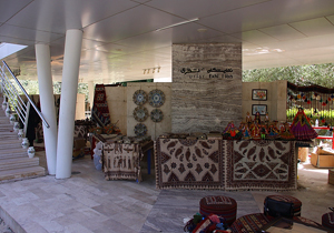 آثار هنرمندان صنایع دستی فارس در خانه جهانگردی شیراز