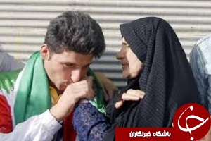 مصاحبه جالب محمد خالوندی قهرمان دوومیدانی پارالمپیک ۲۰۱۲ لندن، با چندتن از اعضای تیم فوتبال + فیلم