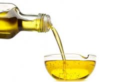 کشف 48 هزار بطری روغن خوراکی فاسد در لرستان