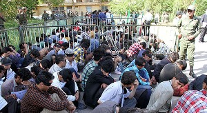 طرح جمع آوري معتادان پرخطر و متجاهر در مركز شهر زنجان اجرا شد