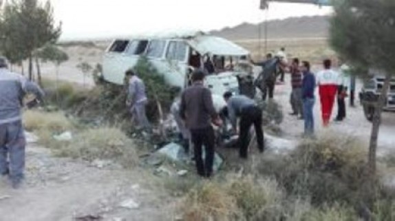 15 مصدوم در واژگونی مینی بوس محور محلات