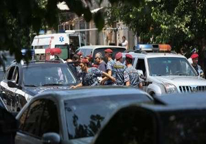 کشف یک خودرو انفجاری در قلب پاریس