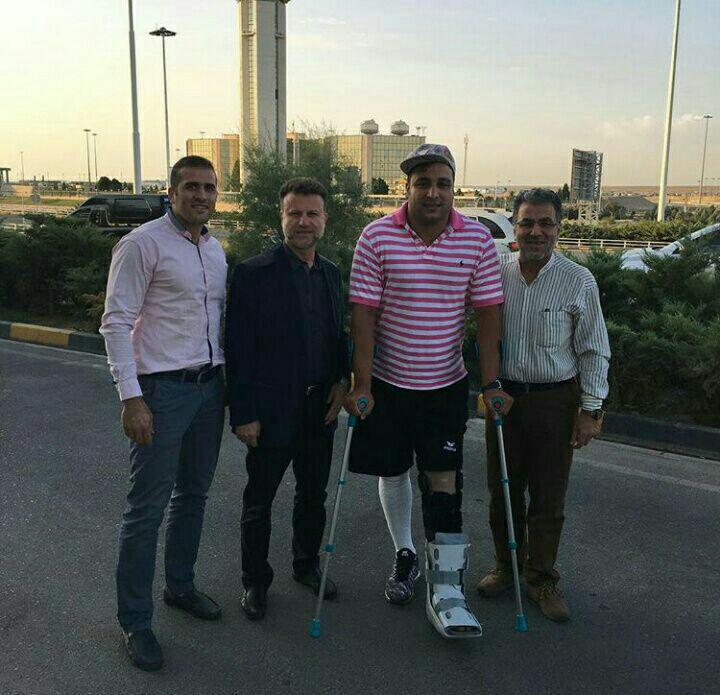 احسان حدادی به تهران رسید+عکس