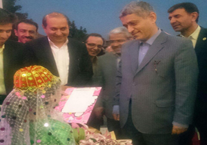 وزیر امور اقتصادی و دارایی وارد شهرکرد شد