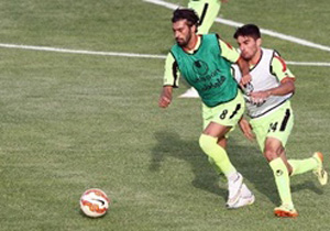 مدافع راست استقلال نیمکت نشین یک پرسپولیسی؟