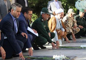 مدیران دستگاه اجرایی شاهرود باشهدا تجدید پیمان کردند