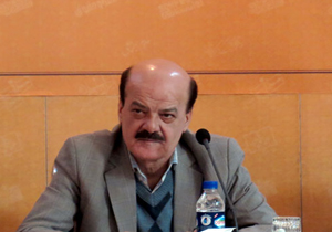 فیروز زنوزی جلالی دوره رادیوتراپی را می‌گذراند