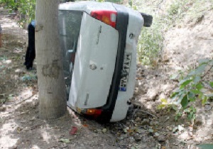 واژگونی خودروی سواری