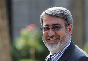 بازدید وزیر کشور از کارخانه آب میوه ی قلعه گنج