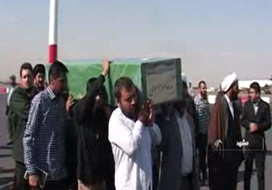 استقبال از ورود پيکر سه شهيد مدافع حرم به مشهد + فیلم