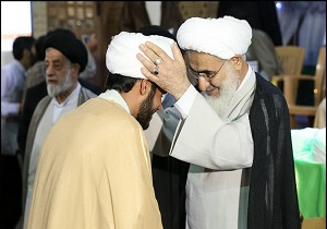 عمامه گذاری طلاب جوان
