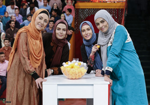 رقابت چهار بانوی بازیگر در خندوانه/ همدردی «جناب خان» با دانش‌آموزان در آستانه ماه مهر! + فیلم