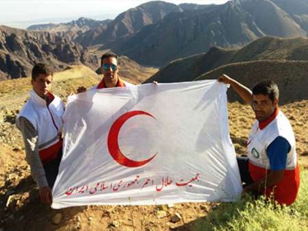 صعود امدادگران هلال احمر مه ولات به قله 3016 متری "ملک کوه"