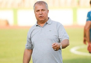 پروین: برخی بازیکنان در زمین راه رفتند