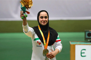 فیلم گفتگوی کوتاه با سیامند رحمان و ساره جوانمردی