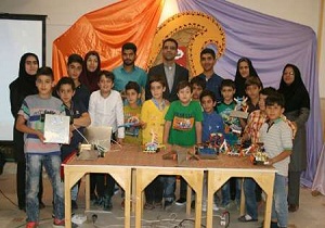 رقابت روبات ساخته اعضای کانون پرورش فکری استان