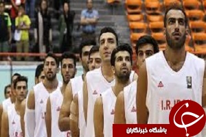بائرمن سرمربی تیم ملی بسکتبال روی دستان بازیکنان + فیلم