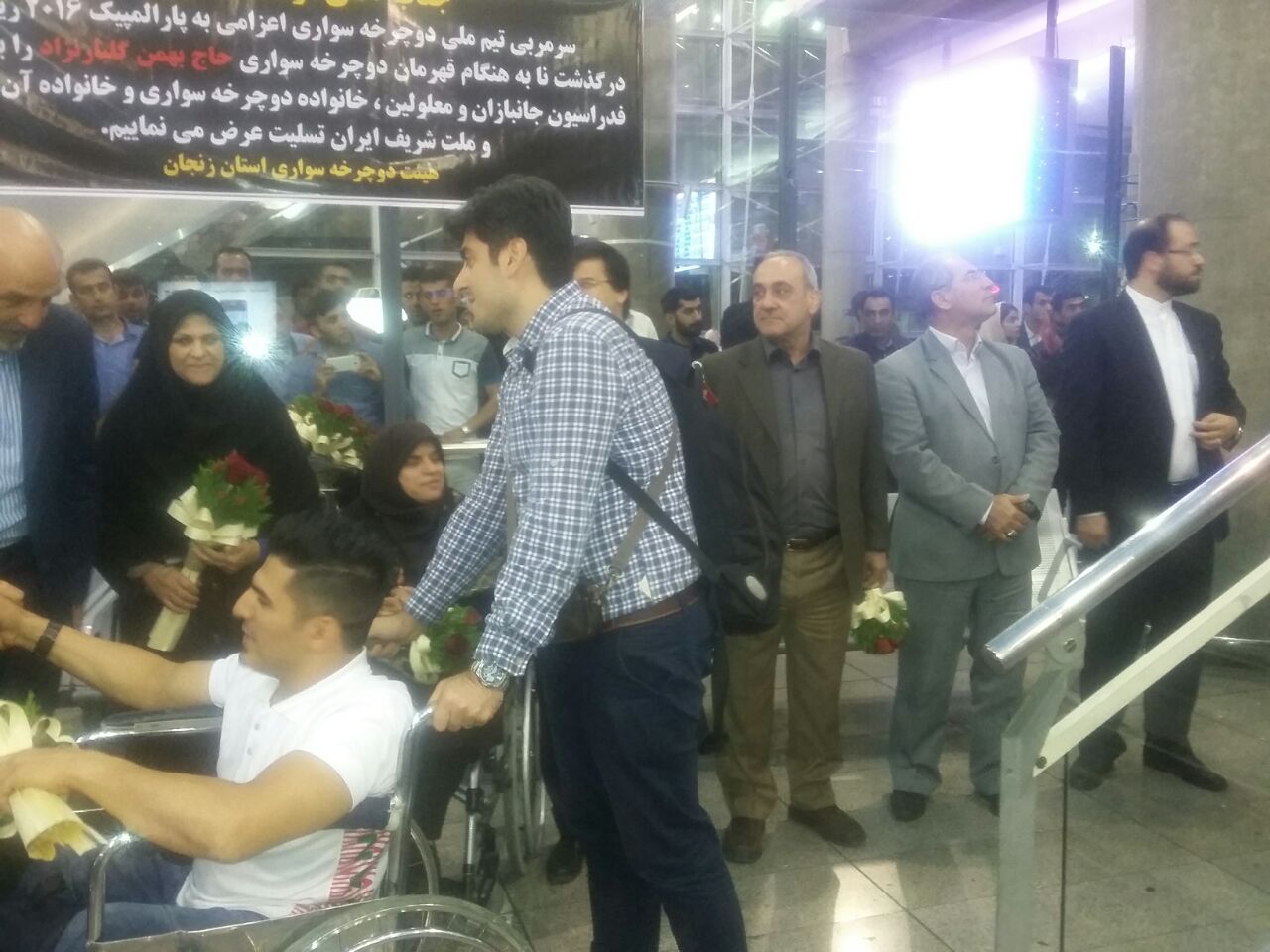 استقبال باشکوه از کاروان شهدای منا+تصاویر