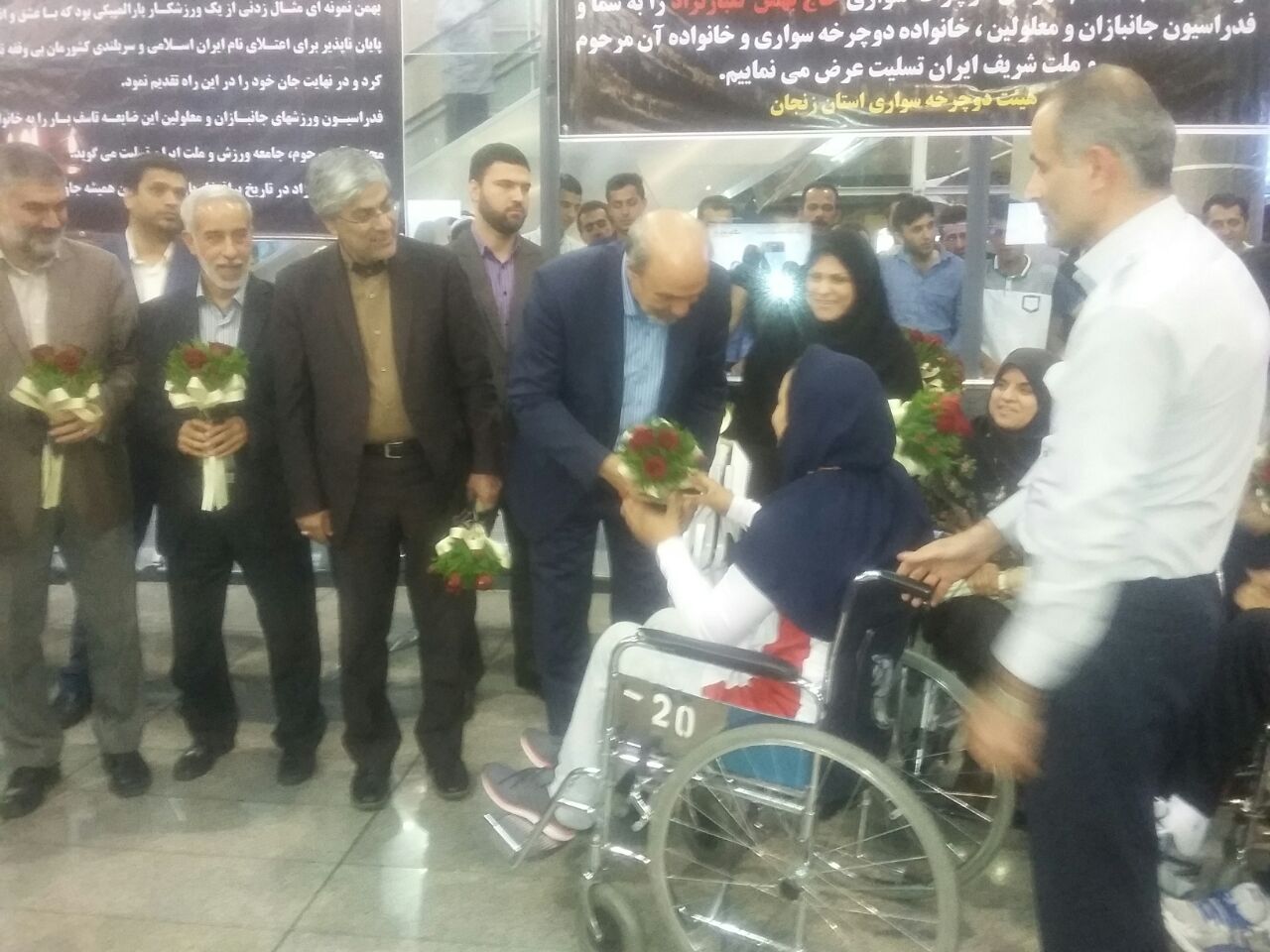 استقبال باشکوه از کاروان شهدای منا+تصاویر