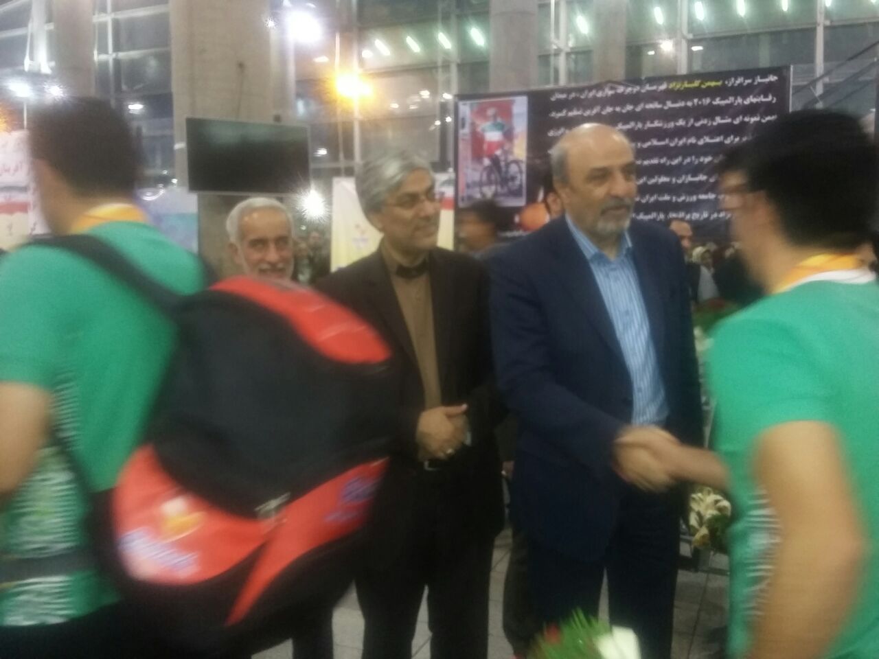 استقبال باشکوه از کاروان شهدای منا+تصاویر