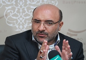 دشمن مداحان را هدف قرار داده است
