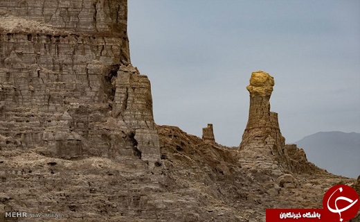 استخراج نمک در بیابان داغ&lrm;
