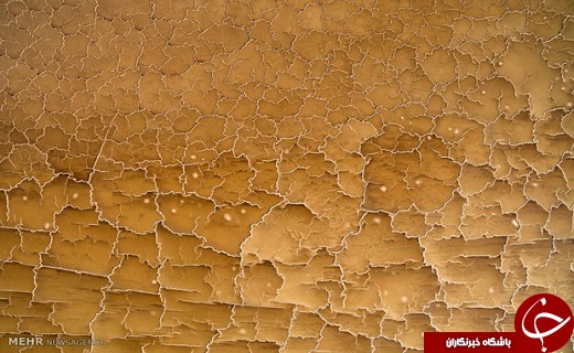 استخراج نمک در بیابان داغ&lrm;
