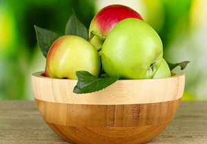 خطرات ناشی از خوردن سیب نشسته