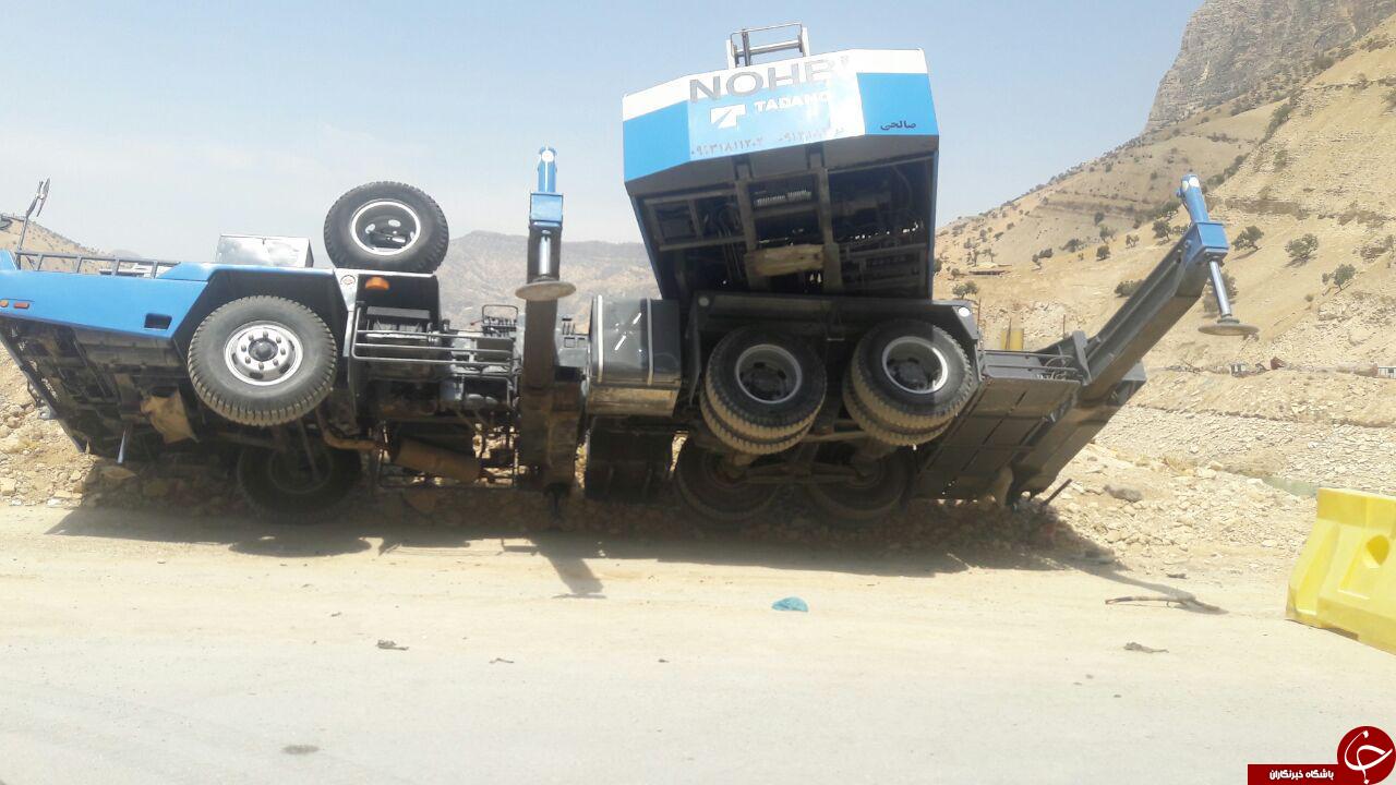 واژگونی عجیب جرثقیل عظیم الجثه!  +فیلم و تصاویر