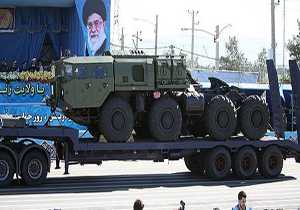 یگان&zwnj;های محمول قرارگاه پدافند هوایی خاتم&zwnj;الانبیا از مقابل جایگاه رژه رفتند