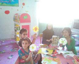 برگزاری جلسات روخوانی کتاب و آموزش کاردستی در بوکان