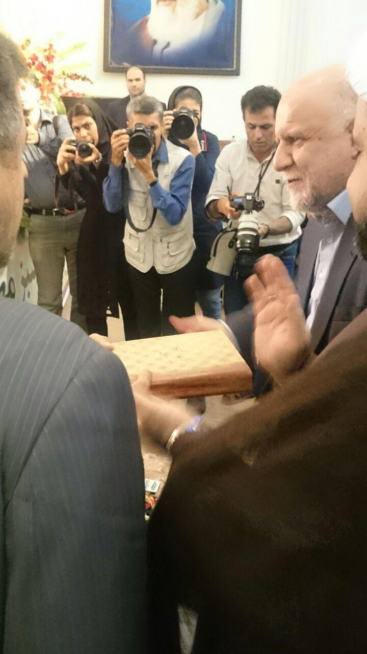 قسم دادن وزیر نفت به قرآن