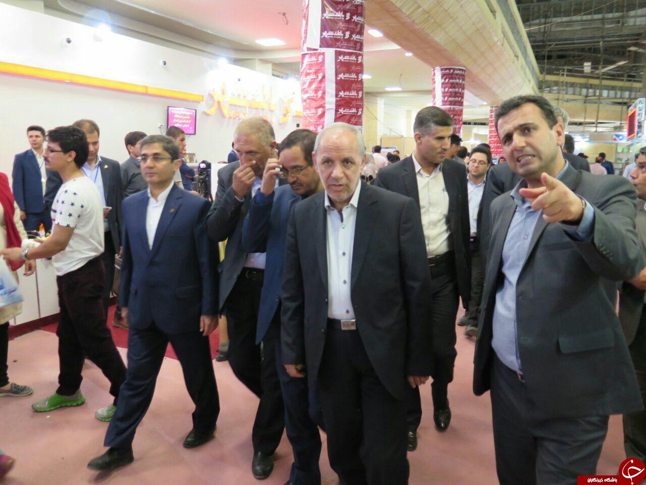 بازدید معاون رییس جمهور و رییس سازمان اداری و استخدامی کشور از نمایشگاه کتاب زنجان
