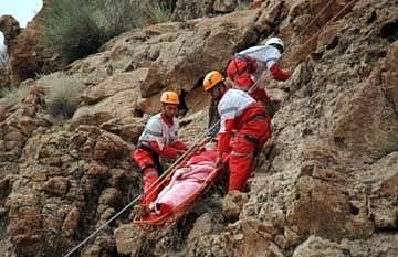 سقوط از ارتفاعات کوهستان به دلیل حمله خرس
