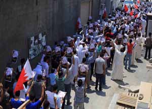 المنار: تحصن در «دراز» بحرین ادامه دارد/تداوم ممانعت از برگزاری نماز جمعه المنار: تحصن در «دراز» بحرین ادامه دارد/تداوم ممانعت از برگزاری نماز جمعه