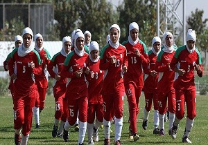 اعزام بانوی فوتبالیست قروه ای به کشور بنگلادش
