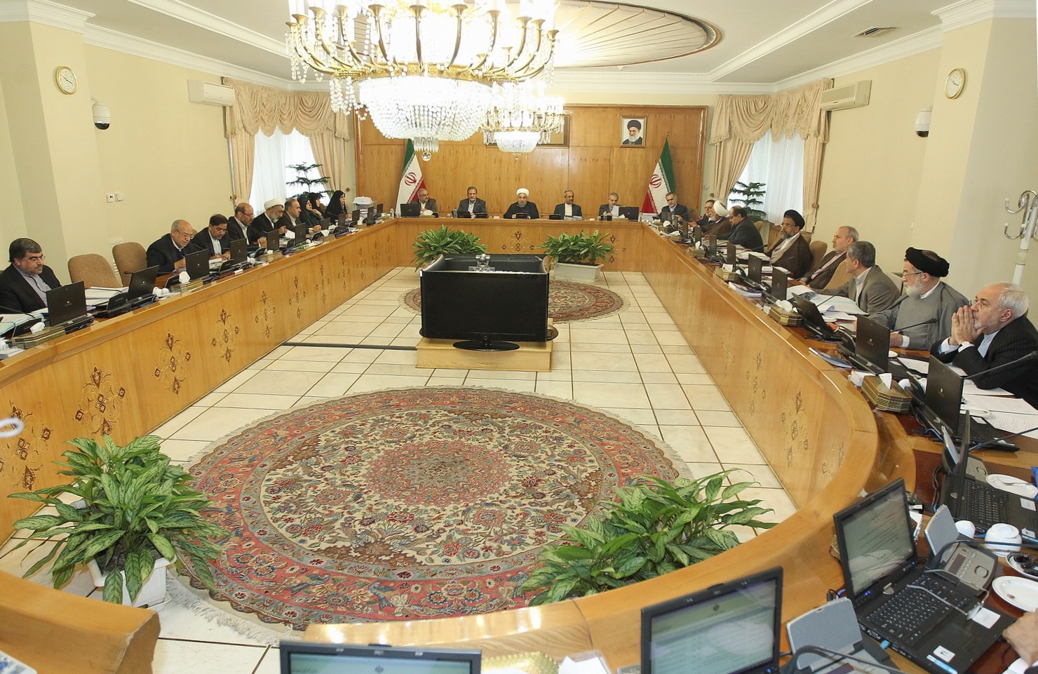 تاکید بر ادامه مبارزه جدی با قاچاق کالا در مسیر عملیاتی شدن اقتصاد مقاومتی