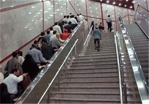 پیمانکار مترو باید خسارت وارده به مسافران در حادثه شب گذشته را بپردازد