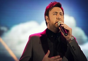 یک خواننده معروف پاپ، جوان برتر سال ۹۴ شد یک خواننده معروف پاپ، جوان برتر سال ۹۴ شد