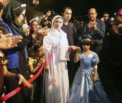 کودک اهوازی سیندرلا شد