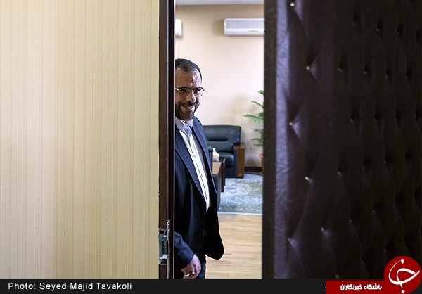 ایرادات مجلس به الگوی جدید قراردادهای نفتی رفع شد/ دست روحانی برای تغییر کابینه بسته نیست/به آمریکا نه اما به برجام خوشبینیم/ نظام انتخاباتی معیوب است