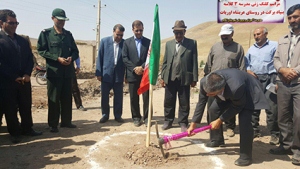 کلنگ زنی دبستان بنیاد برکت در تکاب
